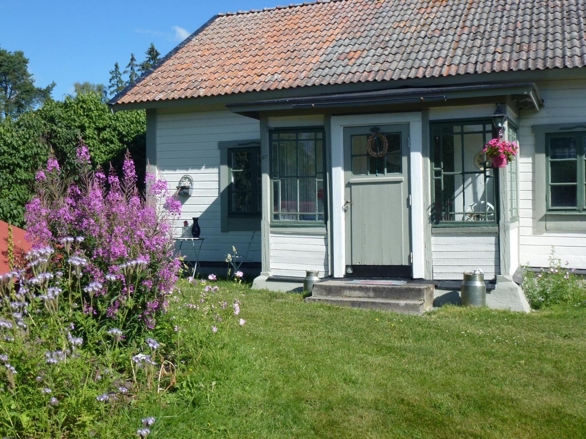 Enkoeping Cottage Экстерьер фото
